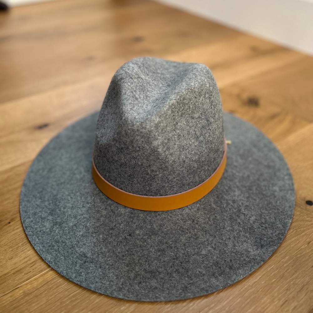 Gigi Pip Grey Scottie Hat with leather band